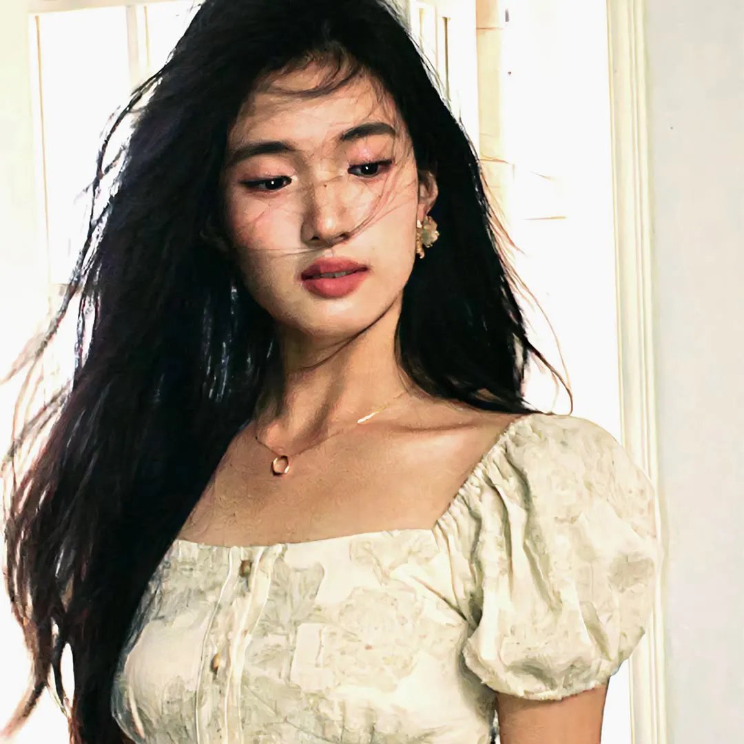 踏浪女人